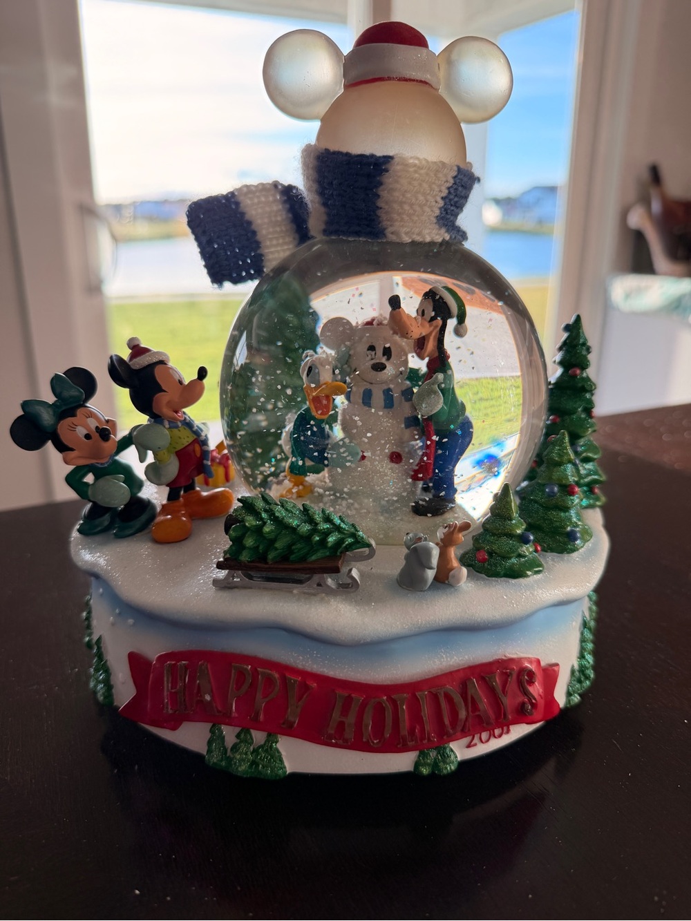 RARE Disney Happy Holidays 2001 Musical Light Up Snow Globe